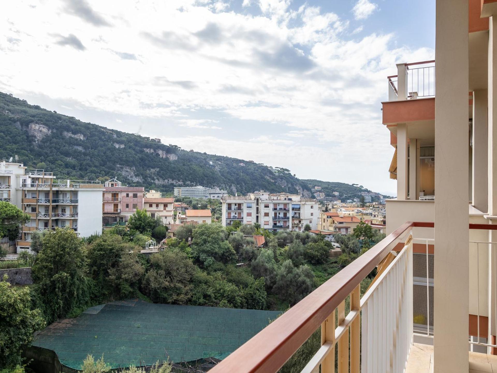 Nonno Angelo - 4 Bedrooms With Free Parking & Seaview Balcony Apartment Sorrento